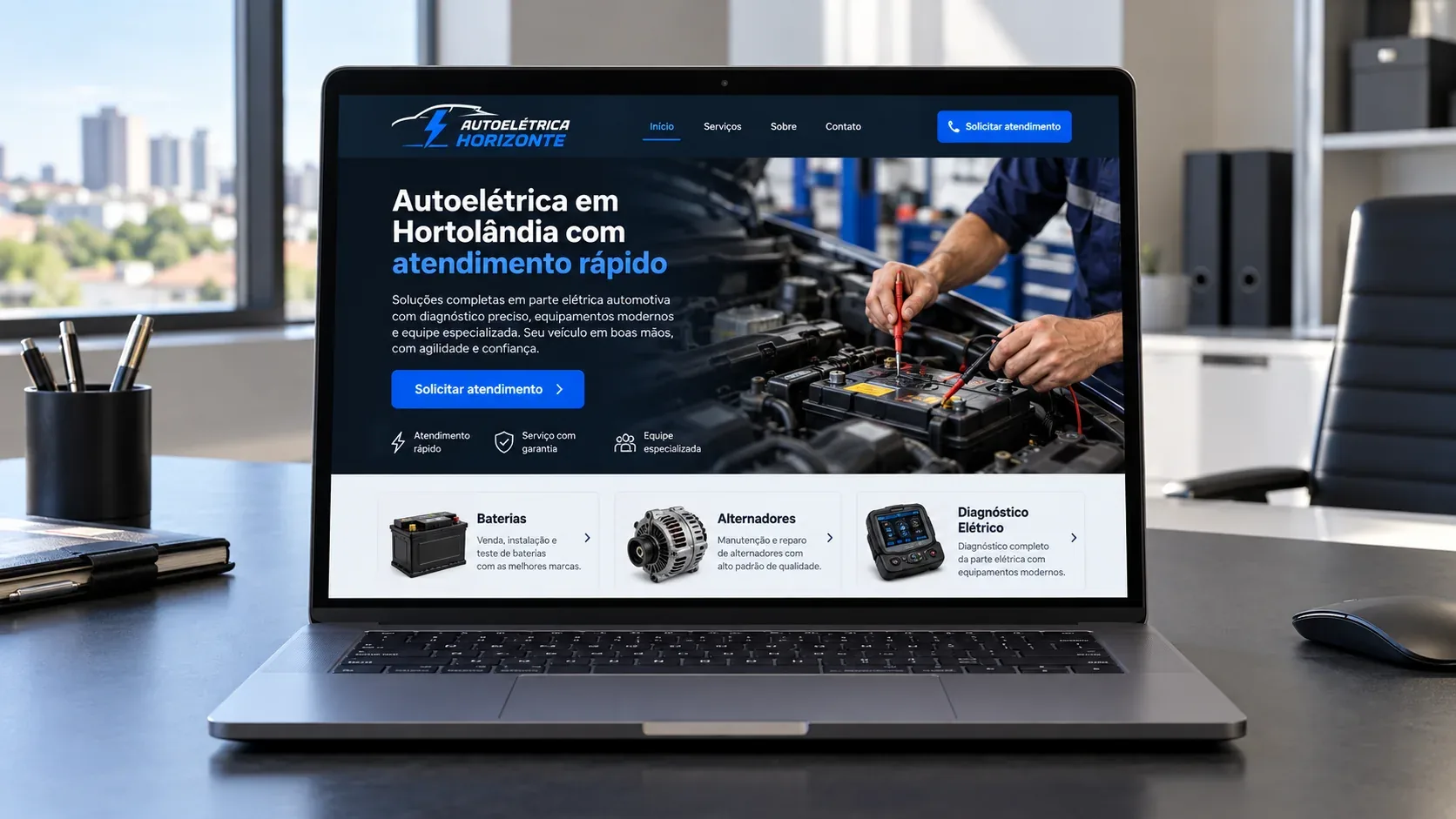 Laptop mostrando o site fictício da Autoelétrica Horizonte, com menu, serviços e atendimento em Hortolândia